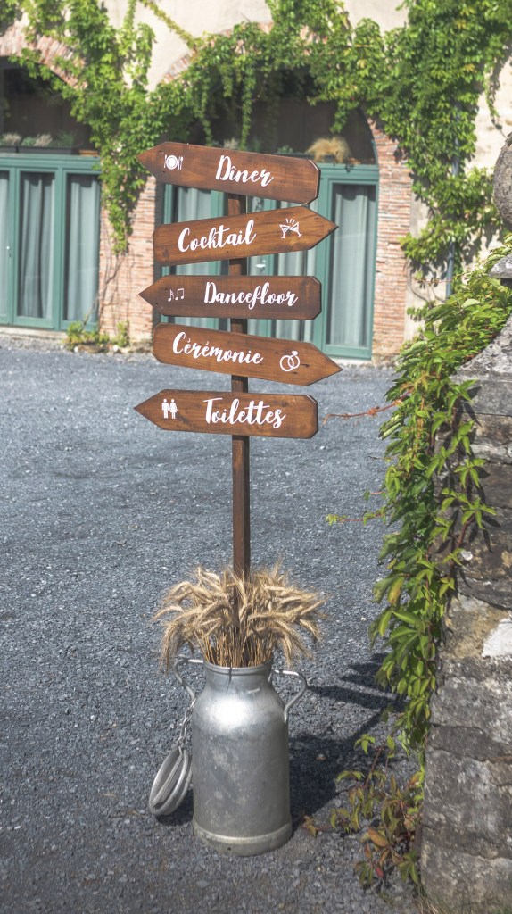panneau direction mobilier déco mariage reception